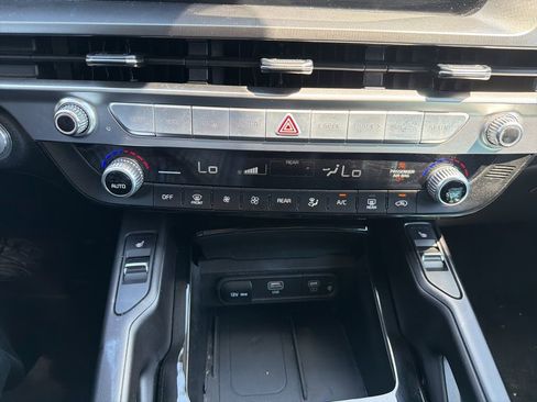 Used 2025 Kia Telluride S AWD/4WD image 24