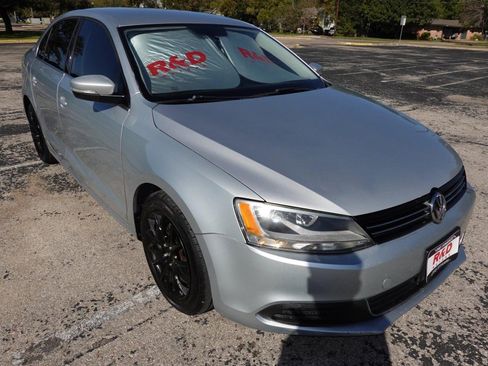 Used 2013 Volkswagen Jetta SE image 1