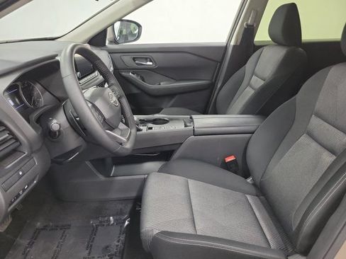 Certified 2025 Nissan Rogue SV FWD image 20