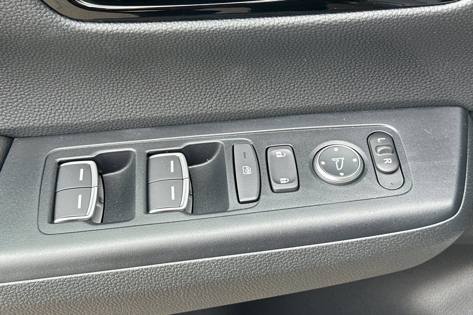 Certified 2026 Honda CR-V EX-L image 11
