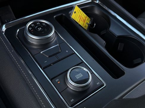 Used 2022 Ford Expedition Max XLT image 18