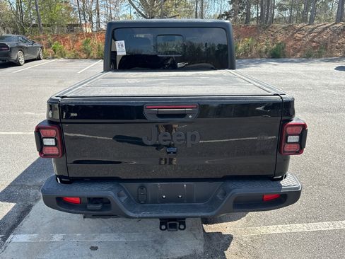 Used 2024 Jeep Gladiator Sport image 6