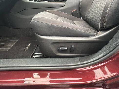 Used 2025 Nissan Altima 2.5 SV FWD image 9