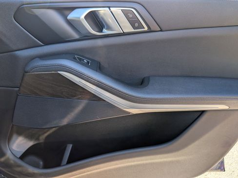 Used 2022 BMW X5 xDrive40i w/ Premium Package image 36