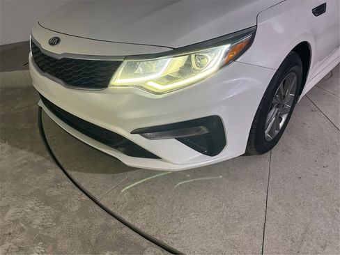 Used 2019 Kia Optima LX image 32