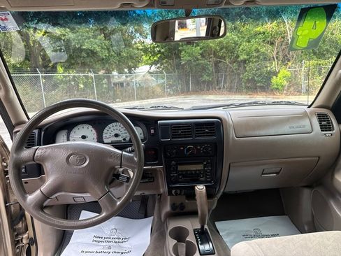 Used 2004 Toyota Tacoma PreRunner RWD image 17