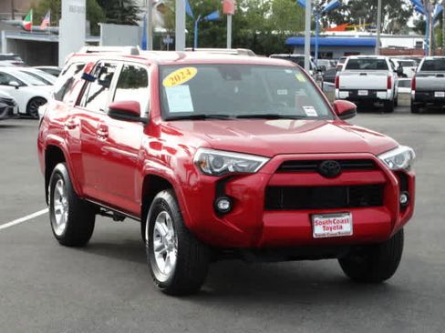 Certified 2024 Toyota 4Runner SR5 image 2