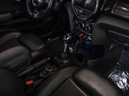 Used 2019 MINI Cooper S image 19