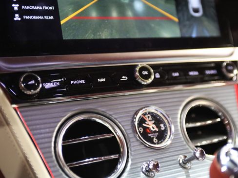 Used 2021 Bentley Continental GT AWD/4WD image 26