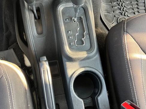 Used 2017 Jeep Wrangler Unlimited Sahara w/ Connectivity Group image 20