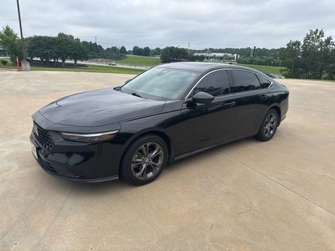 Used 2023 Honda Accord EX image 3