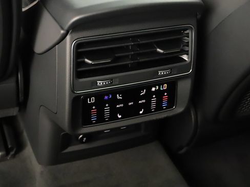 New 2026 Audi SQ7 Premium Plus AWD/4WD image 21