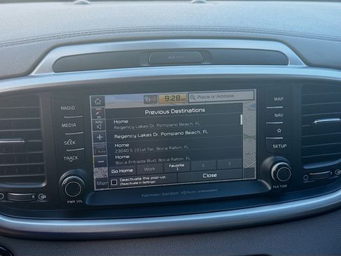 Used 2019 Kia Sorento SX image 11