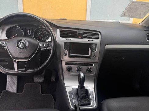 Used 2015 Volkswagen Golf TDI S image 21