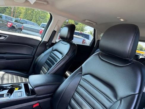 Used 2019 Ford Edge SEL w/ Equipment Group 201A AWD/4WD image 28