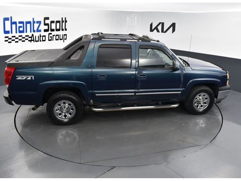 Used 2005 Chevrolet Avalanche Z71 w/ Sun And Sound Package image 14