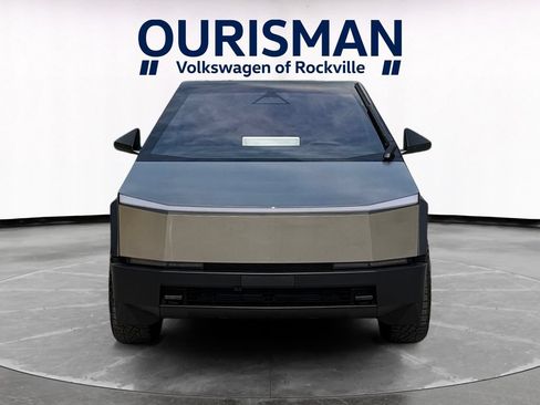 Used 2024 Tesla Cybertruck AWD Crew Cab image 8