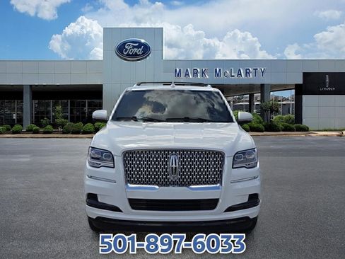 Used 2024 Lincoln Navigator Reserve AWD/4WD image 8