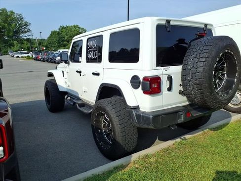 Used 2024 Jeep Wrangler Unlimited Sahara w/ Technology Group AWD/4WD image 7