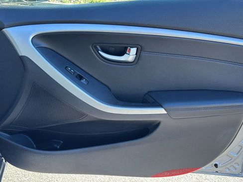 Used 2014 Hyundai Elantra GT w/ Option Group 03 image 38