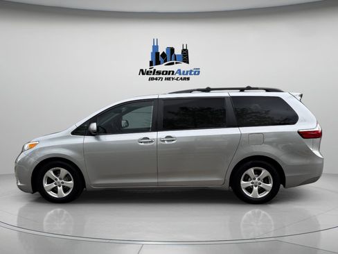 Used 2015 Toyota Sienna LE FWD image 9