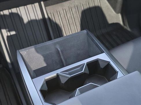 Used 2024 Tesla Cybertruck AWD Crew Cab image 26