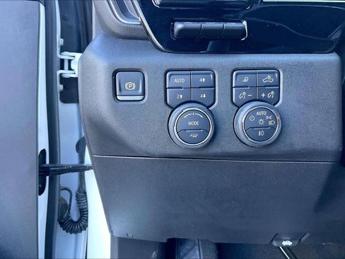 Used 2025 Chevrolet Silverado 3500 High Country w/ Technology Package image 35