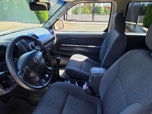 Used 2002 Nissan Frontier XE AWD/4WD image 9