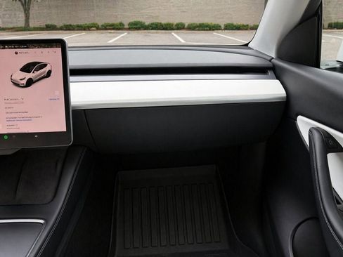 Used 2022 Tesla Model Y Performance AWD/4WD image 44