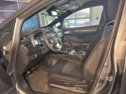 Used 2022 Nissan Leaf S image 16
