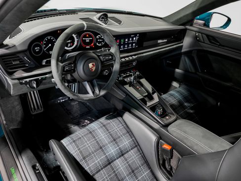 Used 2024 Porsche 911 Dakar image 10