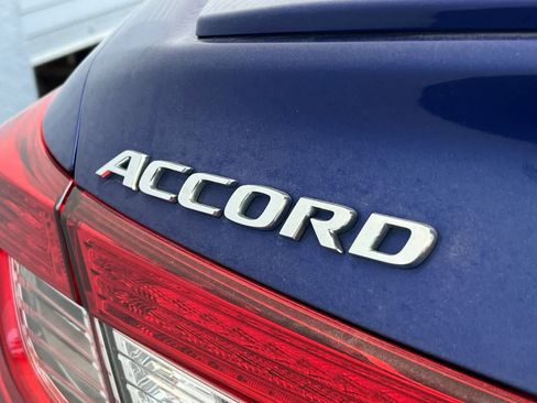 Used 2018 Honda Accord Sport image 16