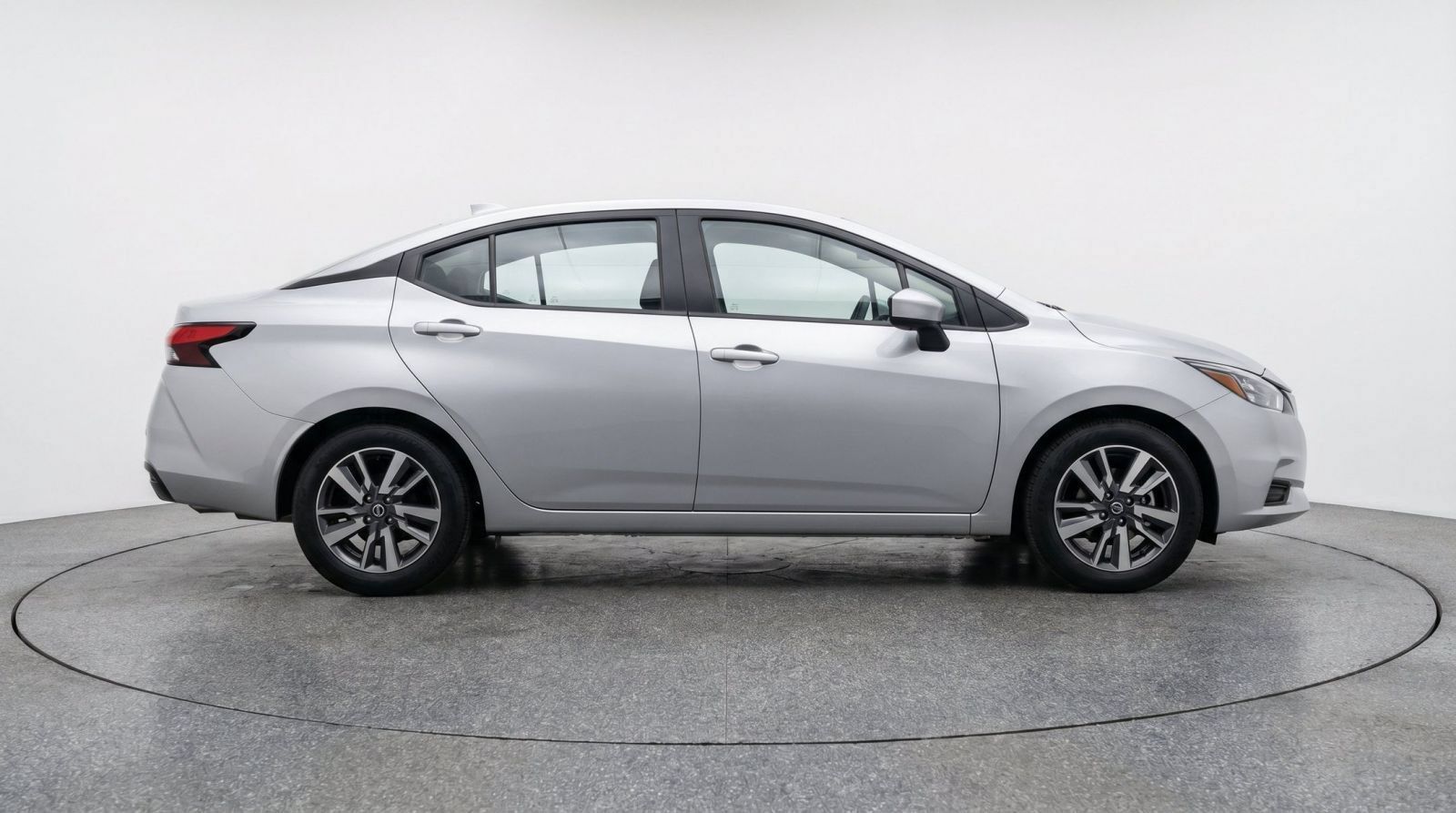 Used 2025 Nissan Versa SV FWD image 9