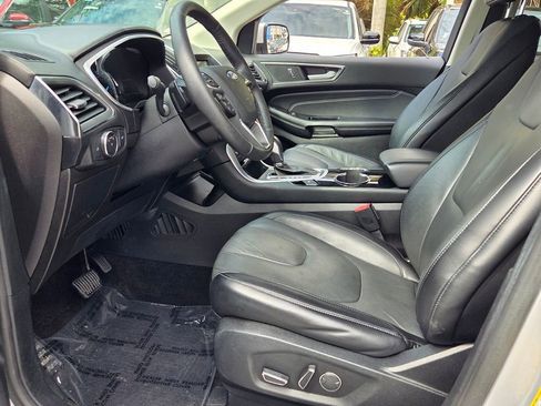 Used 2018 Ford Edge Titanium w/ Technology Package FWD image 9