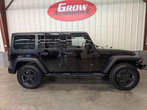 Used 2015 Jeep Wrangler Unlimited Sport w/ Quick Order Package 24S AWD/4WD image 10