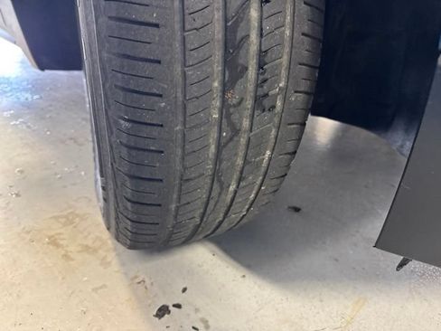 Used 2019 Chevrolet Equinox LT FWD image 26