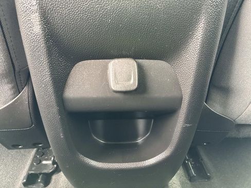 Used 2022 Chevrolet Colorado W/T w/ WT Convenience Package AWD/4WD image 17