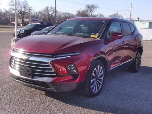 Used 2025 Chevrolet Blazer Premier w/ Driver Confidence II Package image 3