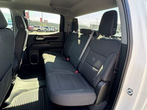 Used 2022 Chevrolet Silverado 1500 LT AWD/4WD image 16