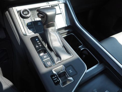 Used 2024 Lexus GX 550 w/ Cold Area Package AWD/4WD image 27