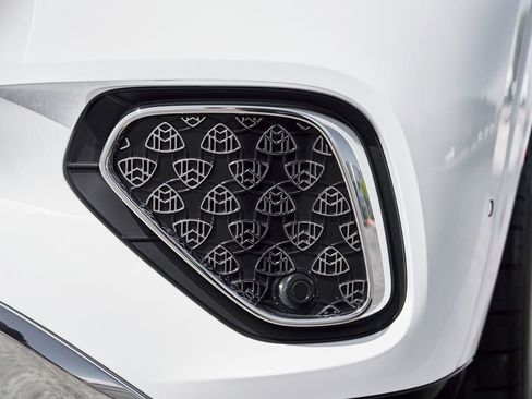 Used 2026 Mercedes-Benz Maybach GLS 600 4MATIC image 9