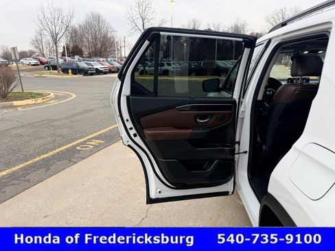 Certified 2025 Honda Pilot Elite image 19