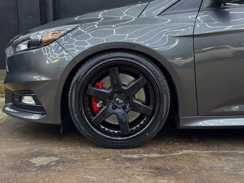 Used 2015 Ford Focus ST w/ Equipment Group 402A image 4