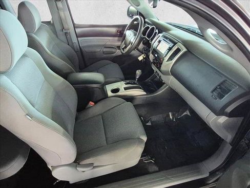 Used 2013 Toyota Tacoma 4x4 Access Cab V6 w/ TRD Off-Road Pkg image 20