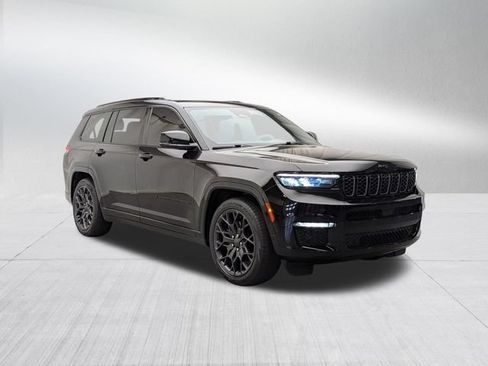 Used 2024 Jeep Grand Cherokee L Summit AWD/4WD image 3