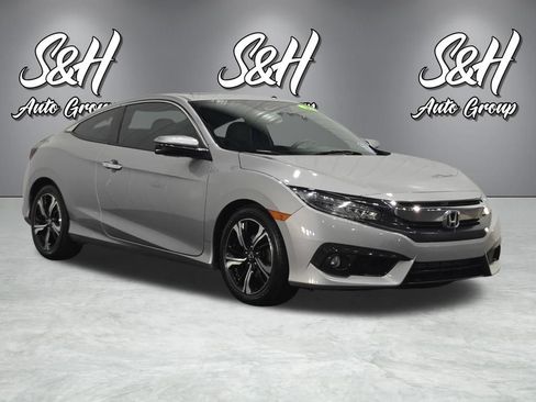 Used 2016 Honda Civic Touring image 2