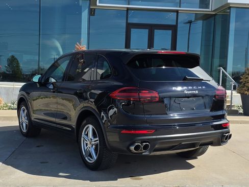 Used 2016 Porsche Cayenne S image 3