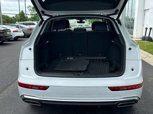 Used 2023 Audi Q5 2.0T Premium w/ Convenience Package AWD/4WD image 18