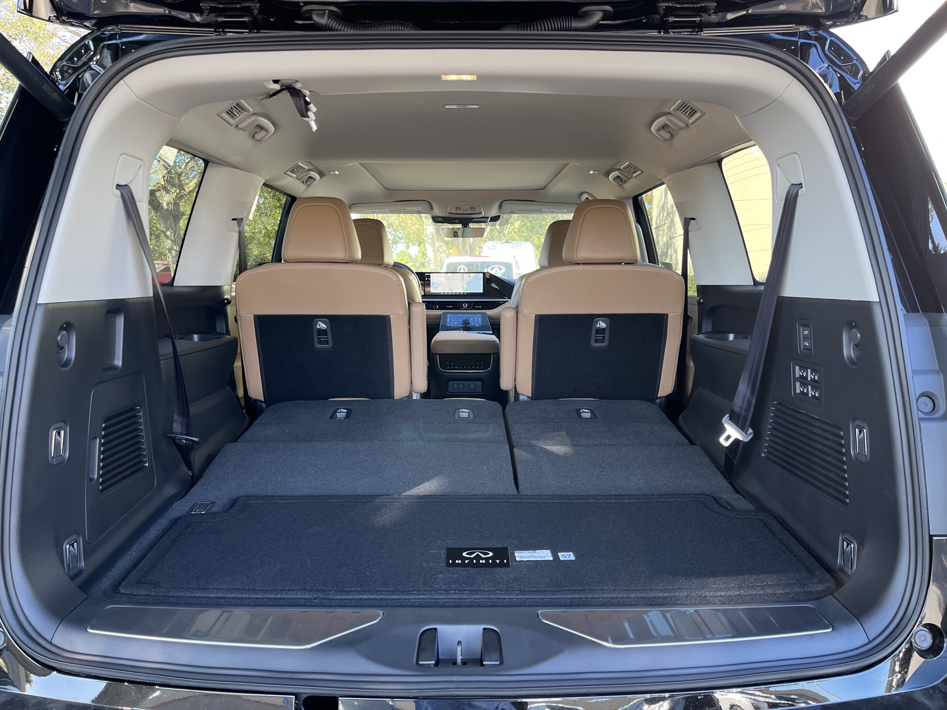 New 2027 INFINITI QX80 Luxe w/ Cargo Package RWD image 17