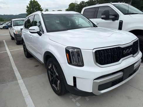 Used 2024 Kia Telluride EX w/ EX Captain's Chair Package AWD/4WD image 43